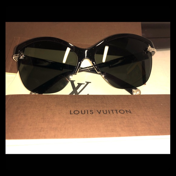 Louis Vuitton Violette Sunglasses - Picture 1 of 8